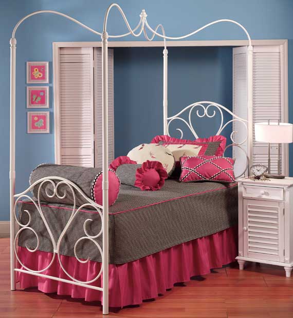 canopy bed